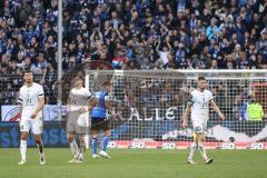 3. Liga; Arminia Bielefeld - FC Ingolstadt 04; Niederlage, hängende Köpfe Lukas Fröde (34, FCI) Simon Lorenz (32, FCI) Ryan Malone (16, FCI)