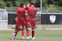 * Testspiel - Saison 2025/26 - FC Ingolstadt 04 - SpVgg Bayreuth - Yannick  Deichmann (Nr.20 - FC Ingolstadt 04) mit einem Tor - jubel - Julian Kügel (Nr.29 - FC Ingolstadt 04)- Foto: Meyer Jürgen