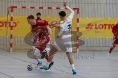 Lotto Bayern Hallencup - Lindenkreuzhalle Saison 2024/25 - FC Penzberg - Türk SV Ingolstadt - Johann Rybalko rot Türk Ing - Efe Kurtar weiss Penzberg - Foto: Meyer Jürgen
