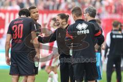 3. Liga; Rot-Weiss Essen - FC Ingolstadt 04; Cheftrainerin Sabrina Wittmann (FCI) redet mit Marcel Costly (22, FCI) Ognjen Drakulic (30, FCI)
