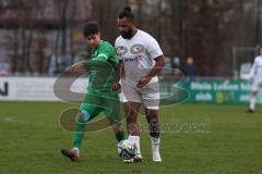 Bezirksliga - Saison 2025/26 - FC Gerolfing - DJK München - Ahmet Altay (Nr.25 - FC Gerolfing) - Dennis Appiiah weiss München - Foto: Meyer Jürgen