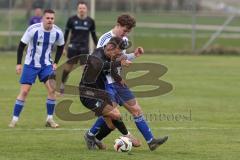 Kreisliga - Saison 2025/26- SV Karlshuld - SV Menning - Marcel Hubner schwarz Menning  - Yannik Werle weiss Karlskron - Foto: Meyer Jürgen