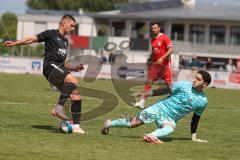 Bezirksliga - Saison 2024/25- TSV Gaimersheim - FC Fatih Ingolstadt - Nico von Swiontek Brzezinski (Nr.17 - TSV Gaimersheim) -Ömer Ilgen Torwart Fatih- Foto: Meyer Jürgen