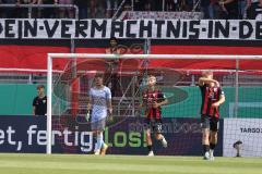 DFB-Pokal; FC Ingolstadt 04 - 1. FC Kaiserslautern; Tor für Kaiserslautern, Torwart Simon Simoni (41, FCI) Max Plath (14 FCI) Niclas Dühring (18, FCI)