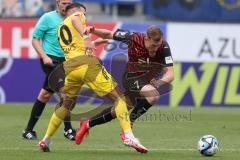 3.Liga - Saison 2023/2024 - FC Ingolstadt 04 -  1. FC Saarbrücken - Jannik Mause (Nr.7 - FCI) - Kasim Rabihic (Nr.10 - Saarbrücken) - Foto: Meyer Jürgen