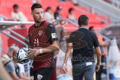 3. Liga; FC Ingolstadt 04 - Hallescher FC; Einwurf Ryan Malone (16, FCI)