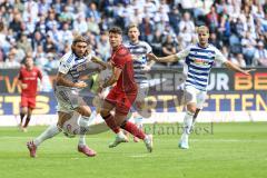 3. Liga; MSV Duisburg - FC Ingolstadt 04; Bitter Joshua (29 MSV) Mads Borchers (9, FCI) Zweikampf Kampf um den Ball