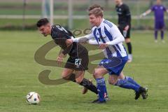 Kreisliga - Saison 2025/26- SV Karlshuld - SV Menning - Marcel Hubner schwarz Menning  - Yannik Werle weiss Karlskron - Daniel Reitberger weiss Karlskron #8Foto: Meyer Jürgen