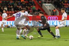 3. Liga; FC Ingolstadt 04 - VfL Osnabrück; Deniz Zeitler (38, FCI) setzt sich durch Karademir Yigit (39 VFLO) Ajdini Bashkim (5 VFLO) Amoako Kofi (6 VFLO)