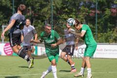 Bezirksliga - Saison 2024/25 - FC Gerolfing - SpVgg Feldmoching - Stefan Hoffmann (Nr.8 - FC Gerolfing) mitte - Robert Leidenberger grau Feldmoching - Florian Grosz (Nr.7 - FC Gerolfing) - Foto: Meyer Jürgen