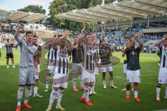 3. Liga - Saison 2026/27 - 1. FC Saarbrücken - FC Ingolstadt 04  - Das Spiel ist aus - jubel  - Die Spieler bedanken sich bei den Fans - Foto: Meyer Jürgen