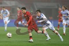 3. Liga; FC Ingolstadt 04 - MSV Duisburg; Emilio Kehrer (44, FCI) Symalla Jan-Simon (23 MSV) Zweikampf Kampf um den Ball