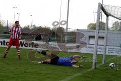 FC Gerolfing II - TSV Kösching II - Torschuss zum 1:0 durch Redl Christian (Gerolfing nicht im Bild) - Mayer Andreas (Torwart Kösching) - Foto: Jürgen Meyer