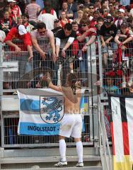 2.BL - FC Ingolstadt 04 - 1.FC Nürnberg - Valdet Rama bedankt sich bei den Fans