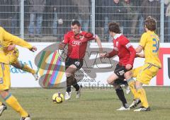 3.Liga - FC Ingolstadt 04 - Eintracht Braunschweig 3:3 - Ralf Keidel im Angriff mit Andreas Buchner