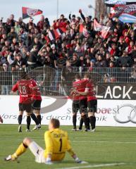 3.Liga - FC Ingolstadt 04 - SV Wehen Wiesbaden 5:1 - Tor Andreas Buchner, Fans Fahnen Jubel