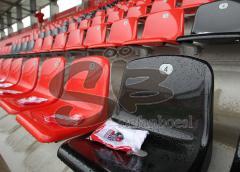 Audi Sportpark Eröffnung - Jeder Sitz bekam einen Schal für den Zuschauer