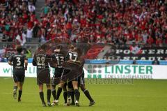 2.BL - 1860 München - FC Ingolstadt 04 - 4:1 - Tor Stefan Leitl Jubel Fans Fahnen