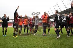2.BL - FC Ingolstadt 04 - Karlsruher SC 2:1 - Sieg Feier auf dem Spielfeld