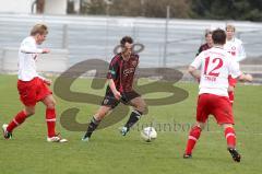 Regionalliga Süd - FC Ingolstadt 04 II - SC Pfullendorf - Karl-Heinz Lappe wird umzingelt