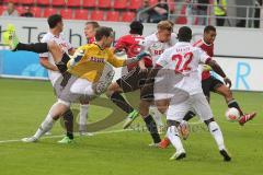 2. BL - FC Ingolstadt 04 - 1.FC Köln - 0:3 - rechts Marvin Matip (34) knapp vorbei am Tor