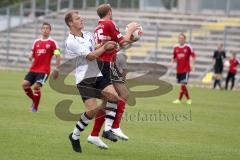 Regionalliga Süd - FC Ingolstadt 04 II - FC Bamberg - verpasste Chance Moritz Hartmann fängt den Ball mit der Hand