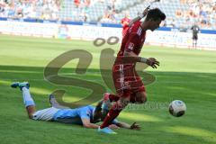 2. BL - 1860 München - FC Ingolstadt 04 - 1:0 - Alfredo Morales (6) verliert Zweikampf mit Kai Bülow
