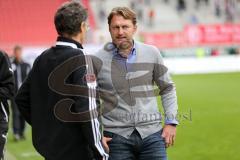 2. BL - FC Ingolstadt 04 - Fortuna Düsseldorf - 1:2 - Cheftrainer Ralph Hasenhüttl nach der Pause mit Michael Henke