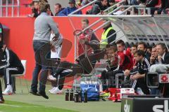2. BL - FC Ingolstadt 04 - Fortuna Düsseldorf - 1:2 - Cheftrainer Ralph Hasenhüttl am Spielfeldrand schimpft