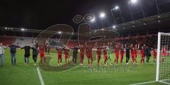 2. BL - FC Ingolstadt 04 - VfR Aalen 2:0 - Die Mannschaft Jubel mit den Fans