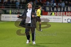 2. BL 2014 - FC Ingolstadt 04 - 1860 München - 2:0 - Sieg im Derby Cheftrainer Ralph Hasenhüttl flippt auf dem Rasen aus