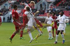 2. BL - FC Ingolstadt 04 - SV Sandhausen - Saison 2013/2014 - Tor das nicht gegeben wurde. Philipp Hofmann (28) köpft den Ball ins Tor, Julian Schauerte (11) kämpft dagegen