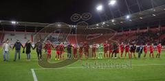 2. BL - FC Ingolstadt 04 - VfR Aalen 2:0 - Die Mannschaft Jubel mit den Fans