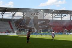 FC Ingolstadt 04 - FC Energie Cottbus - Bengalisches Feuer in der Fankurve von Cottbus - Foto: Jürgen Meyer