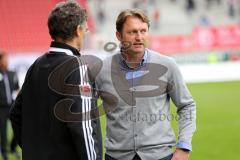 2. BL - FC Ingolstadt 04 - Fortuna Düsseldorf - 1:2 - Cheftrainer Ralph Hasenhüttl nach der Pause mit Michael Henke