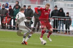 2. BL - Testspiel - FC Ingolstadt 04 - FC Bayern II - 2:0 - links Benno Schmitz gegen rechts Moritz Hartmann (9)