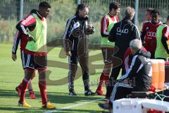 2. BL - FC Ingolstadt 04 - Training - Michael Henke leitet das Training