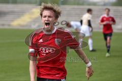 Regionalliga Bayern - FC Ingolstadt 04 II - FC Memmingen - Samuel Riegger stürmt zum Tor und zieht ab zum 2:0, Jubel