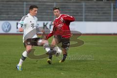 U17 Bundesliga - FC Ingolstadt 04 - FC Bayern - Nabil Kayali rechts wird der Ball abgenommen