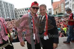 FC Ingolstadt 04 - Meisterfeier - Bundesliga Aufstieg - voller Rathausplatz - Stimmung - Fans - Verleihung Goldene Medaille der Stadt - Oberbürgermeister Dr. Christian Lösel mit Moritz Hartmann (9, FCI)