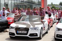 FC Ingolstadt 04 - Meisterfeier - Auto Corso vom Audi Sportpark in die Stadt - Alfredo Morales (6, FCI) Danilo Soares Teodoro (15, FCI) Lukas Hinterseer (16, FCI) Bundesligaaufstieg