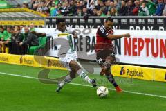 1. Bundesliga - Fußball - Borussia Mönchengladbach - FC Ingolstadt 04 - Marvin Matip (34, FCI) im Zweikampf mit Ibrahima Traore (16, Mönchengladbach). Foto: Adalbert Michalik