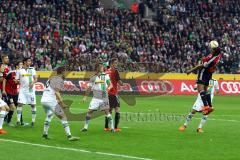 1. Bundesliga - Fußball - Borussia Mönchengladbach - FC Ingolstadt 04 - Marvin Matip (34, FCI) köpft aufs Tor. Foto: Adalbert Michalik