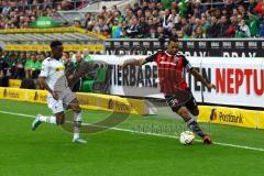 1. Bundesliga - Fußball - Borussia Mönchengladbach - FC Ingolstadt 04 - Marvin Matip (34, FCI) im Zweikampf mit Ibrahima Traore (16, Mönchengladbach). Foto: Adalbert Michalik
