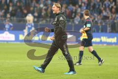 1. BL - Saison 2015/2016 - Schalke 04 - FC Ingolstadt 04 - Ralph Hasenhüttl (Trainer FC Ingolstadt 04) freut sich auf einen Punkt -   Foto: Jürgen Meyer