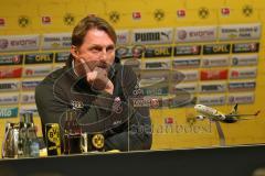 1. Bundesliga - Fußball - Borussia Dortmund - FC Ingolstadt 04 - Pressekonferenz nach dem Spiel, Cheftrainer Ralph Hasenhüttl (FCI) spricht Klartext zu den Vorfällen