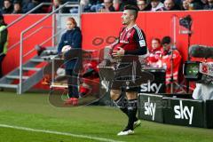 1. Bundesliga - Fußball - FC Ingolstadt 04 - Bayer 04 Leverkusen - Einwurf Danilo Soares Teodoro (15, FCI) Ball unter dem Trikot