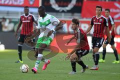 1. Bundesliga - Fußball - FC Ingolstadt 04 - VfL Wolfsburg -  Josuha Guilavogui (Wolfsburg 23) und Mathew Leckie (7, FCI)