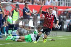 1. Bundesliga - Fußball - FC Ingolstadt 04 - VfL Wolfsburg -  Ricardo Rodríguez (Wolfsburg 34) am Boden Pascal Groß (10, FCI) beschwert sich