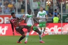 1. Bundesliga - Fußball - FC Ingolstadt 04 - VfL Wolfsburg -  Elias Kachunga (25, FCI) und Josuha Guilavogui (Wolfsburg 23)